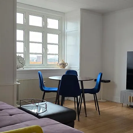 Center - Floor Penthouse With Views Of The * Århus