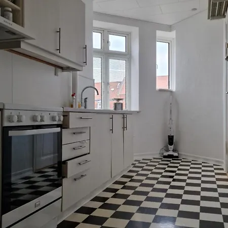 Center - Floor Penthouse With Views Of The شقة