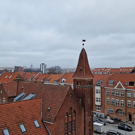 Center - Floor Penthouse With Views Of The شقة Århus